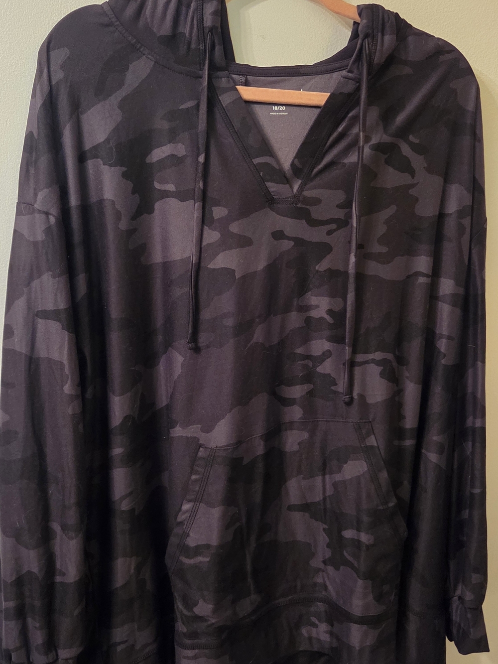Lane Bryant Black & Charcoal Camouflage Hooded Sweatshirt 18/20